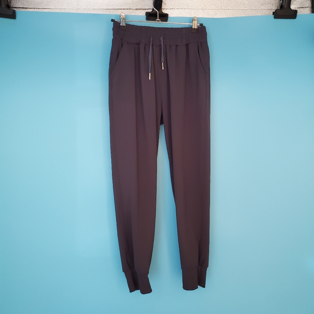 We1Fit Size Medium Gray Athletic Joggers